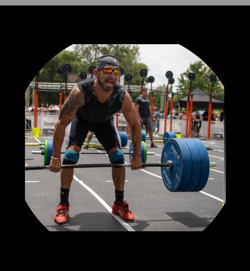 angel lifting weight